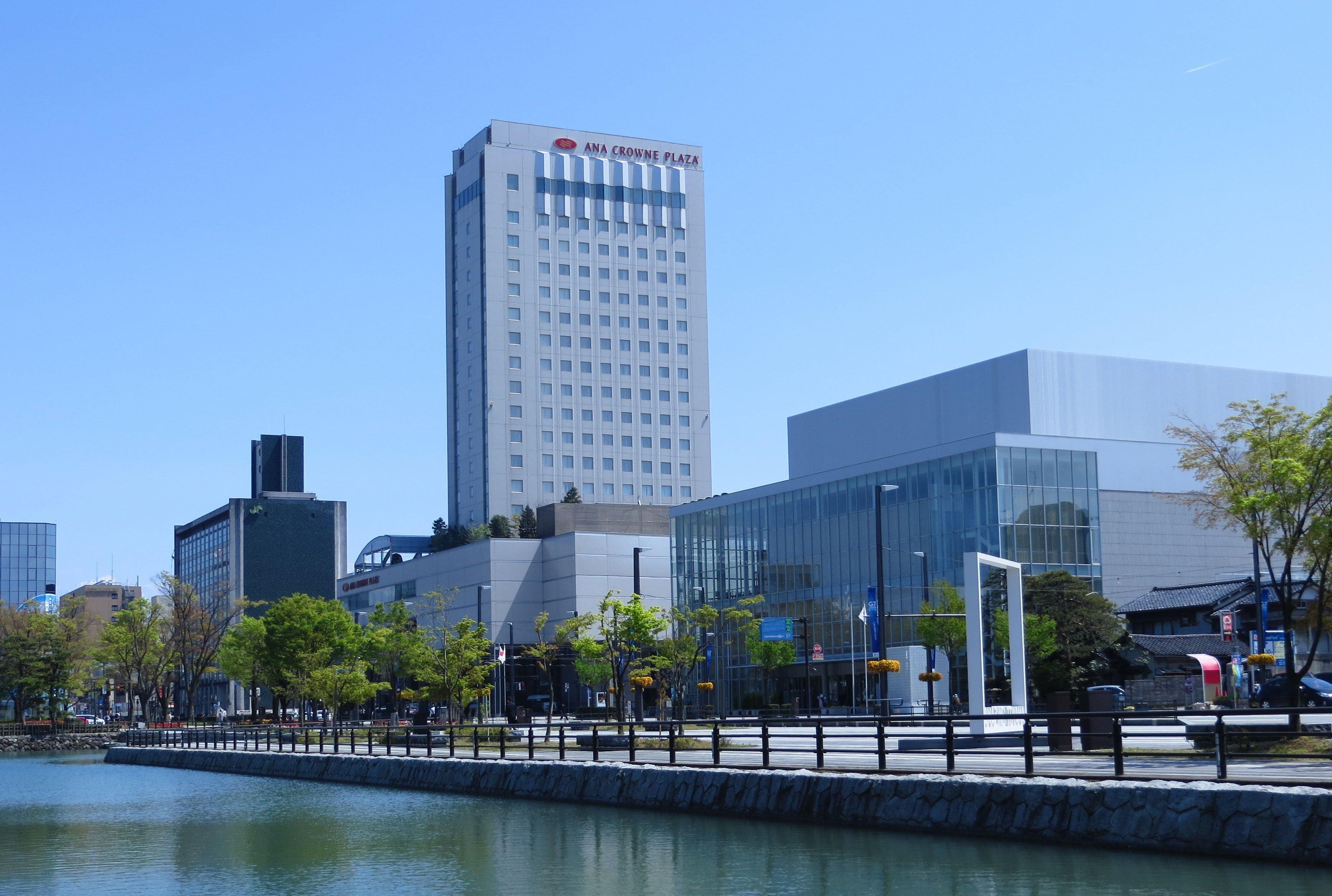 Отель Ana Crowne Plaza Toyama By Ihg Экстерьер фото
