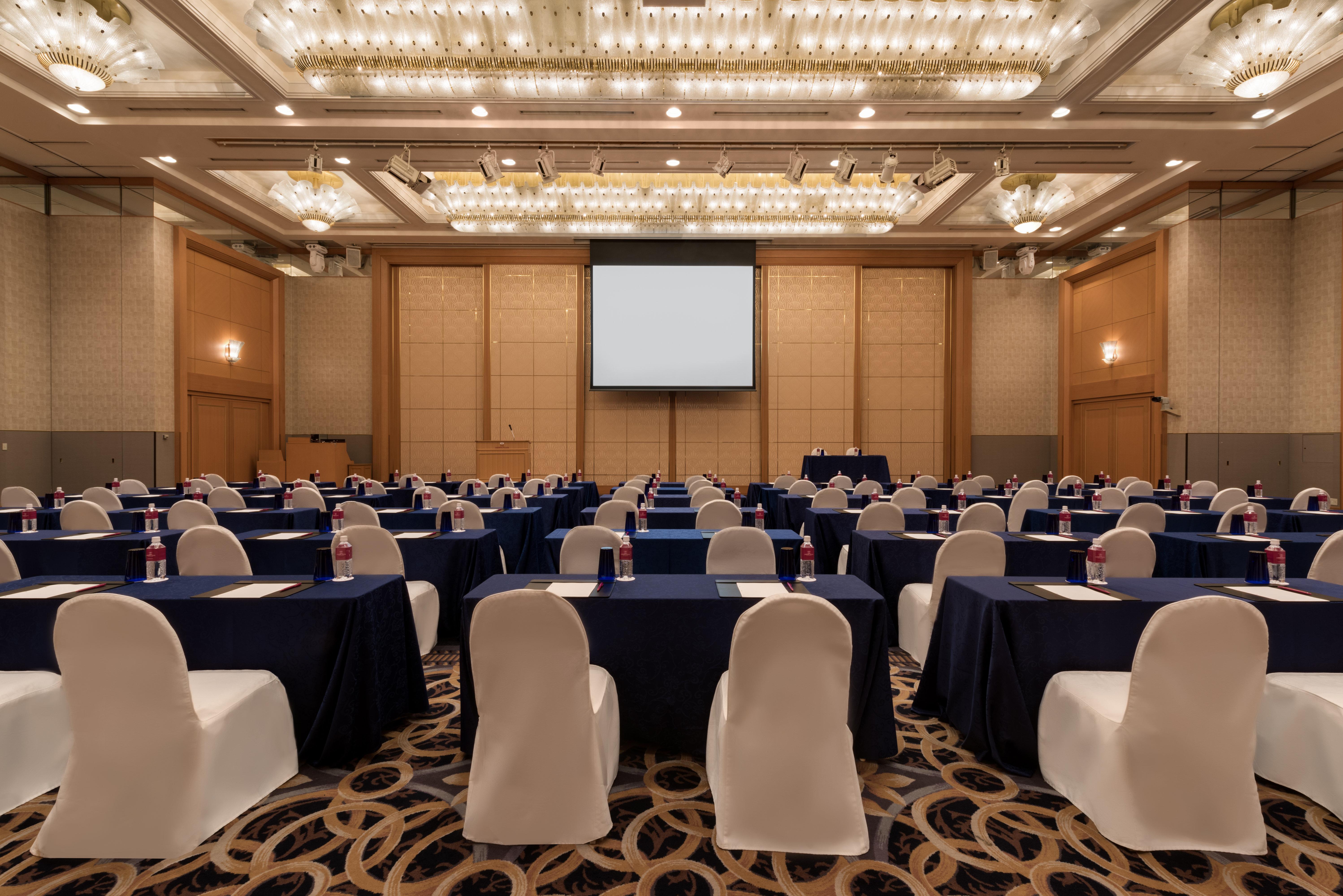 Отель Ana Crowne Plaza Toyama By Ihg Экстерьер фото