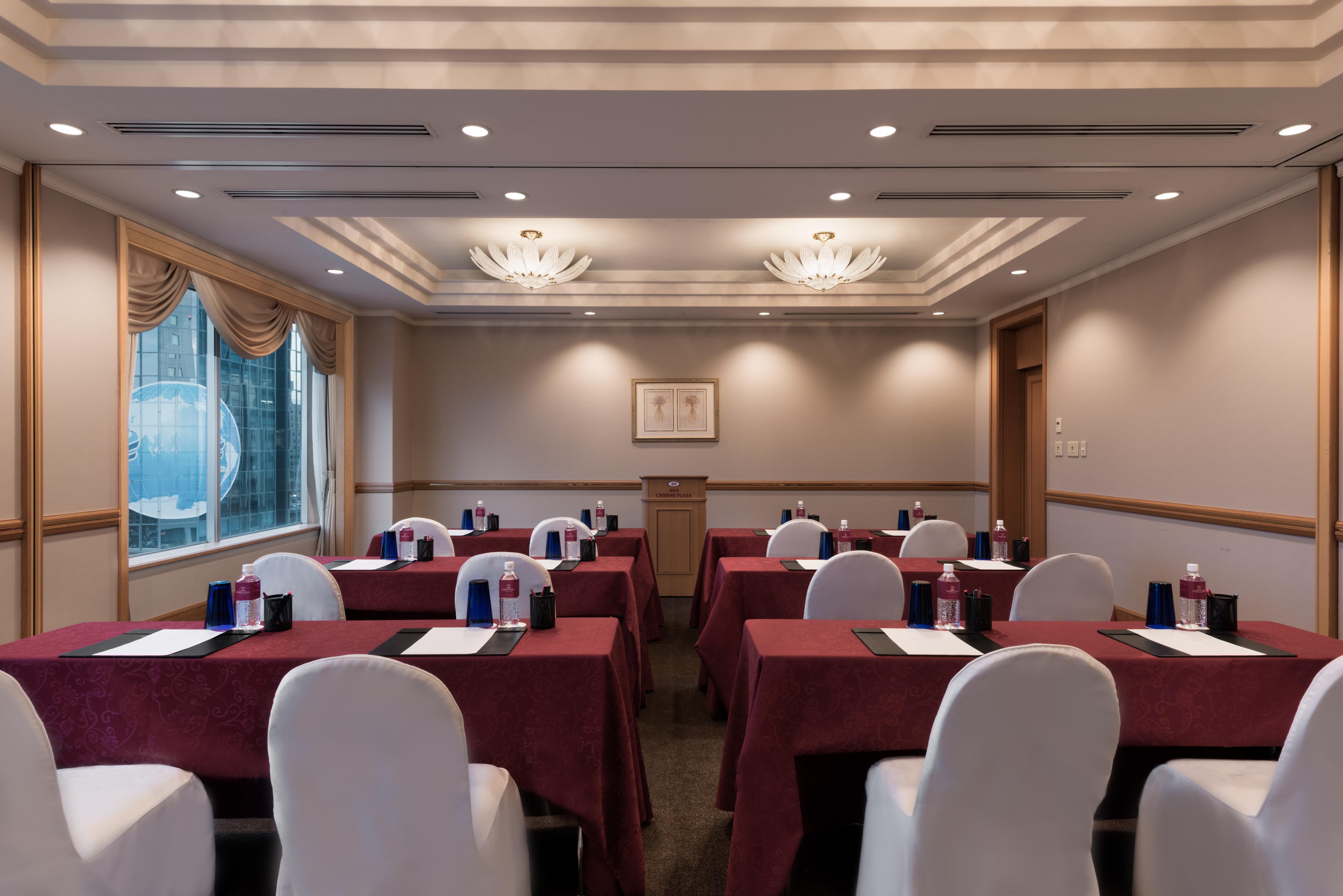 Отель Ana Crowne Plaza Toyama By Ihg Экстерьер фото