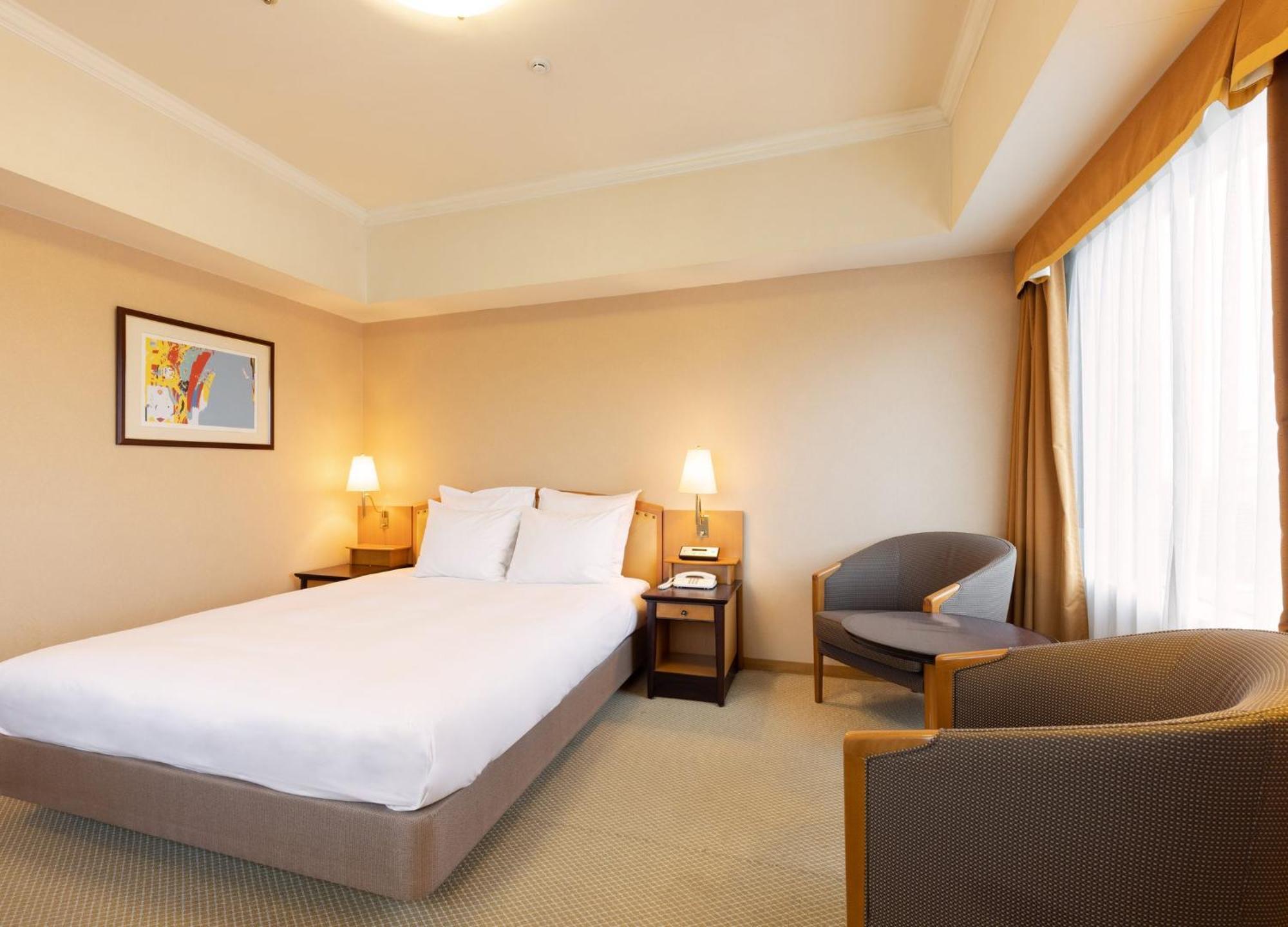 Отель Ana Crowne Plaza Toyama By Ihg Экстерьер фото